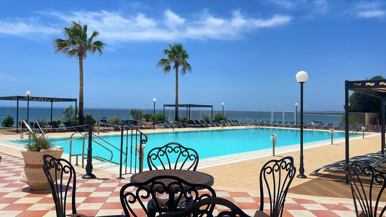 Apulia Hotel Taranto Ara Solis Lido Azzurro Exterior foto