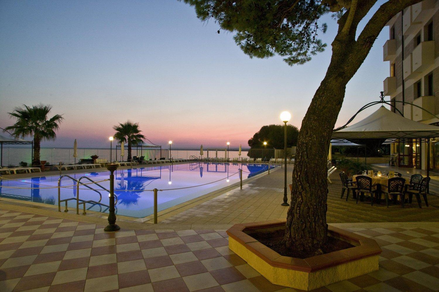 Apulia Hotel Taranto Ara Solis Lido Azzurro Exterior foto